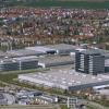 Ein Blick von Süden auf die Unterallgäuer Kreisstadt Mindelheim: Das Maschinenbauunternehmen Grob dominiert mit der Konzernzentrale und den Werkhallen das Bild. 