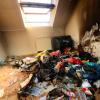 Das Feuer brach in einem Zimmer in einer Dachgeschosswohnung eines Mehrfamilienhauses im Liebigring in Mering aus. 