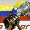 Der Pokal der Copa America. Den Wettbewerb können Sie im Live-Stream auf Youtube sehen.