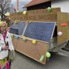 Eine mobile und deswegen genehmigungsfreie Anlage empfahlen die Narren allen, die bei der Gemeinde Denklingen wegen des Baus von Freiflächen-Fotovoltaik anfragen. 