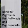 Ein Mann hat versucht, in die Klinik für Psychiatrie in Donauwörth aufgenommen zu werden. 
