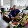 Zinaida, 67, lebte mit ihrem einjährigen Enkel Dimitri fast drei Monate lang in einer Metrostation. 