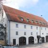 Das Feuerwehrhaus in Pfaffenhausen hat bald ausgedient. Der Marktrat hat den Weg für einen Neubau frei gemacht. 	
