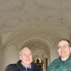 Sind stolz auf die gelungene Sanierung der Stuckdecke in der Kirche in Bergstetten: Kirchenpfleger Hermann Pietsch (rechts) und Koordinator Heinz Berger.  	