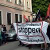 Anti-AfD-Demo vor dem Rosenstüble in Lechhausen. Ein Wirt lässt die AfD-Politiker nun nicht mehr in sein Lokal in der Firnhaberau.