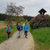 Eine blühende Landschaft erlebten die Sporttreibenden zum Auftakt der Landkreis-Tour in Behlingen-Ried.  