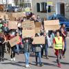 Auch im Kreis Dillingen gingen Schülerinnen und Schüler im Rahmen von Fridays for Future auf die Straße. Unser Bild entstand im März 2019 in Wertingen.