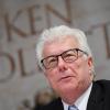 Der britische Bestsellerautor Ken Follett sorgt sich um enseren Planeten.