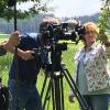 Roswitha Stöpfel aus Gundelfingen präsentiert für die Abstimmung „Bayerns schönster Fleck“ den Bezirk Schwaben im Schwäbischen Donautal. 	