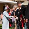Eine Händedruck von der Queen: Ausgewählte Gäste kommen sogar in diesen Genuss.
