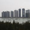 Evergrande-Gebäude auf der künstlichen Insel Haihua, auch Ocean Flower Island genannt. Der chinesische Konzern steckt in einer tiefen Krise und gilt als das am höchsten verschuldete Immobilienunternehmen der Welt.