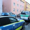 Polizei und Feuerwehr rückten wegen eines seltsamen Anrufs in die Flurstraße in Oberhausen aus.