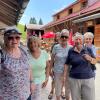 Eine Wandergruppe aus Burgberg bricht gerade wieder auf.