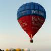 Einen Heißluftballon mit dem Logo der Stadthalle  besitzt Gersthofen bereits. Zum anstehenden Stadtjubiläum kauft sie noch einen Gasballon für 80.000 Euro.