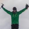 Er hat es geschafft: Michael Teuber aus Dietenhausen (Odelzhausen) jubelt auf dem Gipfel des 6278 Meter hohen Chimborazo in Ecuador