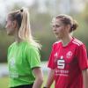 Katharina Schultheiß (rechts) sorgt gegen den FC Stern in München für eine frühe Führung der Dießener Fußballerinnen.