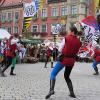 Viele Besucher aus Mindelheim und Umgebung haben sich die italienischen Fahnenschwinger am zweiten Frundsbergfest-Wochenende angeschaut.