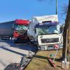 Einen schweren Lastwagenunfall hat es am Montag im Gersthofer Industriegebiet gegeben. 