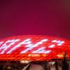 Die Allianz Arena ist mit dem Schriftzug «Danke Franz» beleuchtet.