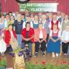 Die „Mitglieder der ersten Stunde“ versammelten sich zur Erinnerung für ein Foto. Den Gartenbauverein gibt es nun seit 25 Jahren – Grund genug für die Gartler, das Jubiläum zu feiern. 