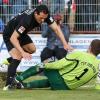 Foul von Torwart Michael Lutz (TSV Rain) an Pjotr Trochowski (FC Augsburg #15)