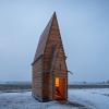 Markante spirituelle Stätten gestalteten Architekten beim Sieben-Kapellen-Projekt im Donauried. Mitten in die Landschaft platzierte Christoph Mäckler sein Haus bei Oberthürheim.	