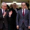 Bundesaußenminister Heiko Maas (r) und sein polnischer Amtskollege Jacek Czaputowicz, Außenminister von Polen, kommen zum EU-Außenministertreffen in Brüssel.