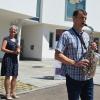 In Zukunft wird im Bürgerhaus musiziert – und vielleicht auch mal davor. Im Bild (von links) Musikschulleiterin Corinna Kukuc, Vize-Chef und Saxofonist Ralf Ritscher und Bürgermeisterin Claudia Schäfer-Rudolf.  	
