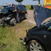 Ein schwerer Verkehrsunfall ist am Freitagnachmittag auf der B16 bei Lauingen passiert. Der 40-jährige Unfallverursacher und eine 46-jährige Frau im entgegenkommenden Auto erlitten dabei mittelschwere Verletzungen. 