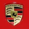 Wegen des Verdachts auf Untreue wurden Räumlichkeiten von Porsche in Stuttgart durchsucht.