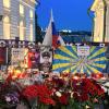 Blumen und Kerzen: Menschen gedenken in Moskau dem toten Söldnerchef Prigoschin.