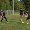 Der Ball läuft wieder beim Fußball-Bayernligist TSV Landsberg. Spielertrainer Mike Hutterer (lange Hose) hatte zum Auftakt mehrere neue Gesichter im Team. 