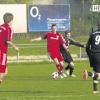 Der TSV Friedberg (rote Trikots, am Ball Michael Holzberger) sorgte am gestrigen Mittwoch mit dem 2:0-Sieg gegen den Tabellenzweiten SV Egg an der Günz doch für eine Überraschung.   