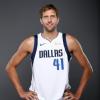 Dirk Nowitzki von den Dallas Mavericks posiert für ein Foto während eines Medientages des NBA-Basketballteams.