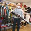 Im Heimatsport bei Ralph Lechner sind Ausrüstungsgegenstände für Skitouren und Langlauf gefragt.