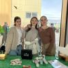 Anabella Kornacki, Ina Epple und Ronja Greß waren beim Fairtrade-Pausenverkauf an der Mittelschule Kissing dabei. Sie verkauften Schokolade, Kekse und Gummibärchen.