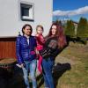 Die Unterriederin Olga Schaut ist bei Marianna (rechts) und ihrer Tochter Carina zu Gast. Beide haben den langen Weg aus der Ukraine hinter sich. 