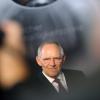 Weniger Rente, höhere Steuern und ein "Gesundheits-Soli" - ein angeblich geplantes Sparpaket von Schäuble empört die Opposition. 