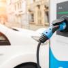 Elektro- und Hybridfahrzeuge sind die Zukunft.  Dafür winken den Käufern bis Ende 2025 attraktive Umweltboni und Steuervorteile.