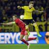 Dortmunds Marco Reus (r) und Liverpools Jordan Henderson lieferten sich einen heißes Duell.