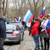 Mit einem Auto-Korso demonstrieren Russlanddeutsche am Sonntag im Allgäu. Die Kundgebung auf dem Tänzelfestplatz in Kaufbeuren verlief zuvor störungsfrei.