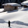 Bayerische Skigebiete können trotz des Klimawandels in den nächsten Jahren weiterhin künstlich beschneit werden, besagt eine Studie. Alpenvereine sind anderer Meinung.