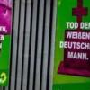 Diese gefälschten Wahlplakate hängte die „Identitäre Bewegung“ bei den Grünen in Donauwörth auf. 