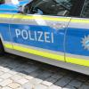 Die Polizei Nördlingen sucht nach einer Person, die ein Cabrio beschädigt hat.