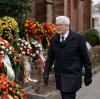 Auch Winfried Kretschmann (Bündnis 90 / Die Grünen), Ministerpräsident von Baden-Württemberg, kommt zum Gottesdienst bei der Trauerfeier für Wolfgang Schäuble.