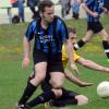 Durchsetzungsvermögen zeigt hier Maximilian Fischer (vorne) von der SpVgg Unterstall-Joshofen. Für seine Mannschaft reichte es gegen den FC Illdorf (Ulrich Birkmeir) nur zu einem 2:2.  
