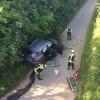 Der Unfallwagen landete unterhalb der B16 nördlich von Mindelheim auf einem Radweg. 