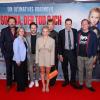 Charly Hübner (l-r), Johanna Gastdorf, Dimitrij Schaad, Anna Maria Mühe, Lina Beckmann, Marc Hosemann und Thees Uhlmann bei der Premiere in Berlin.