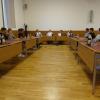 Zu dem ersten Treffen des Jugendparlaments kamen 30 junge Zuhörer und auch der Erste und Zweite Bürgermeister von Pöttmes. 	