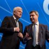 Die neue "Doppelspitze": Horst Seehofer und Markus Söder beim Parteitag in Nürnberg. 